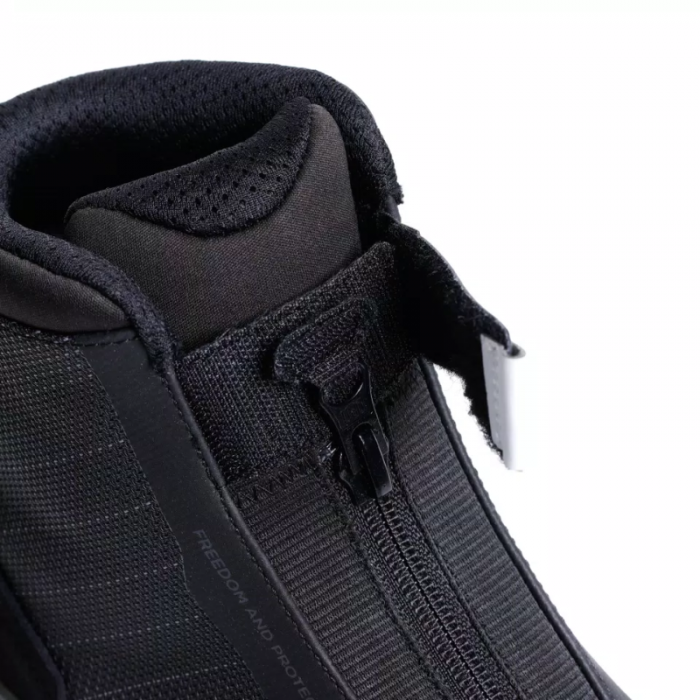 Scarpa Ikasu 2 WP Nero Bianco