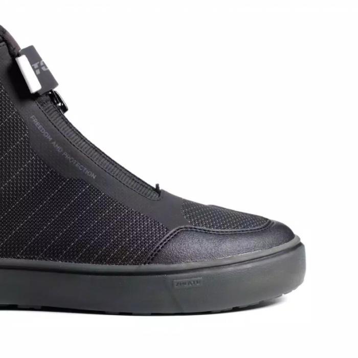 Scarpa Ikasu 2 WP Nero Bianco