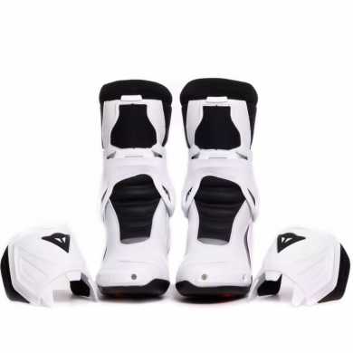 Boots Nexus 3 IN & OUT White Black